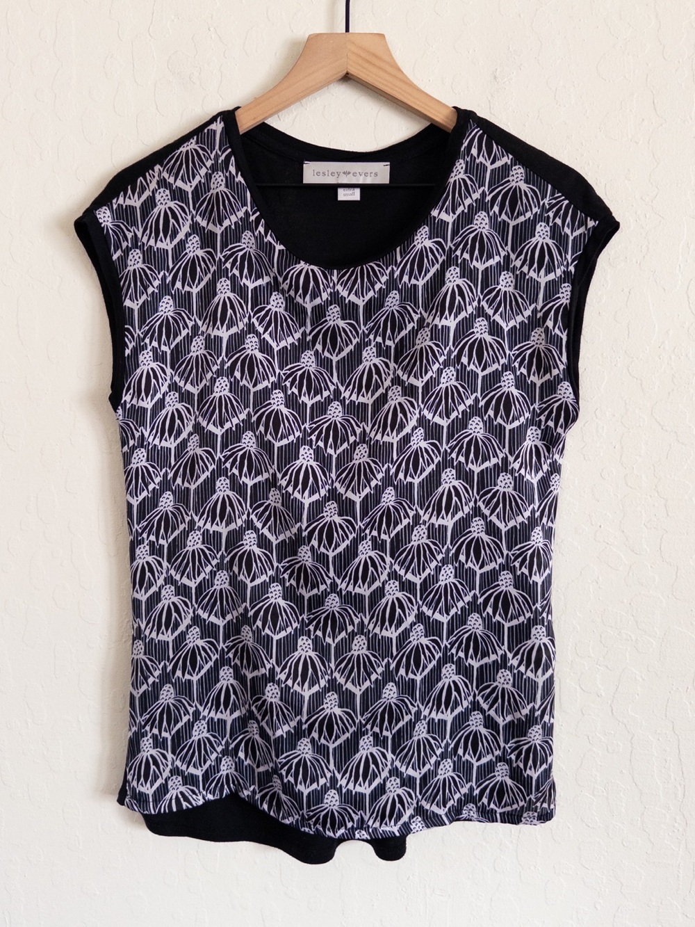 Lesley Evers Floral Print Cap Sleeve Mixed Media Top XS Black White Artsy Boho